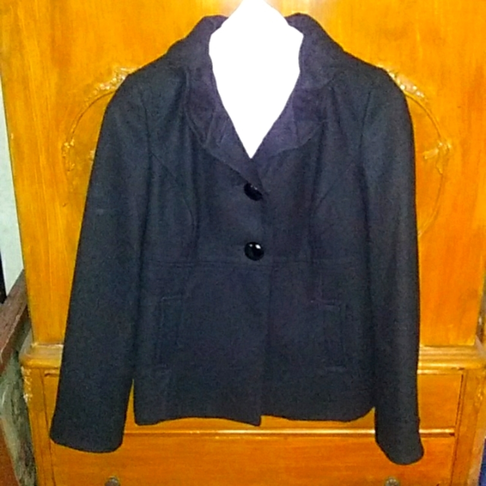 Women's Heavy Weight, 3-Button, Ruffled Collar, 63% Wool blend Jacket